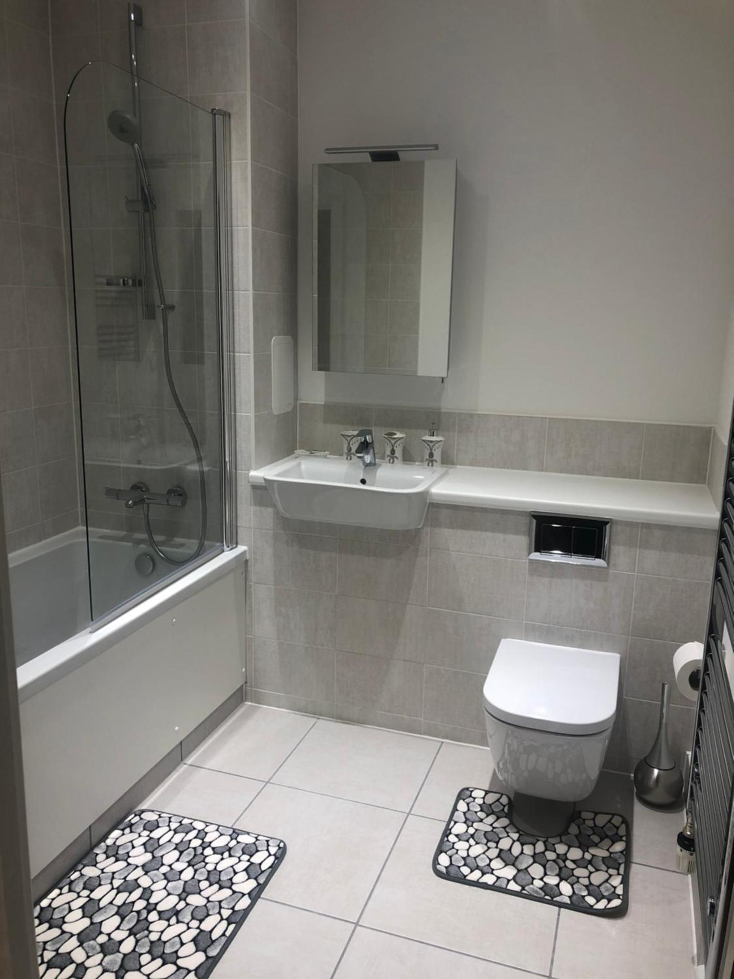Luxury Kingsize Bedroom With Private Bathroom *